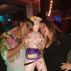 Meet your Posher, Morticia